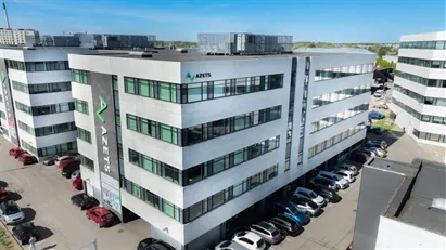 696 m² lyst kontor / Domicil til leje