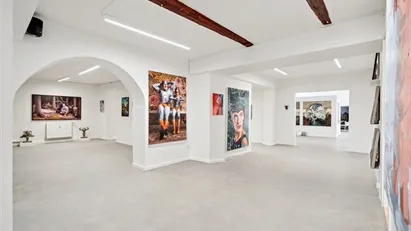 Rummeligt lejemål til galleri og showroom Rummeligt lejemål til galleri og showroom